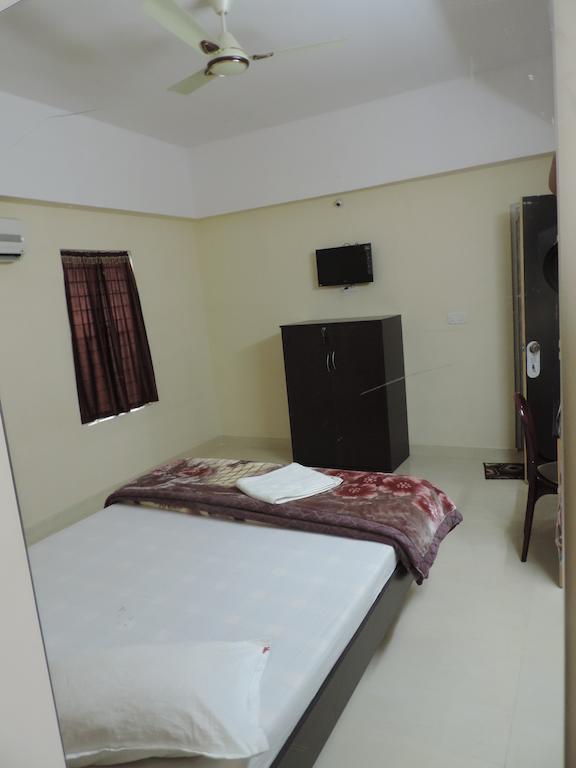 Paro Residency Bed & Breakfast Siliguri Room photo
